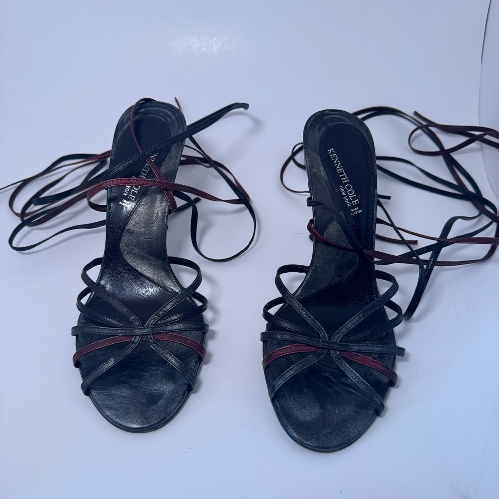 Kenneth Cole Black and Burgundy Strappy Heels